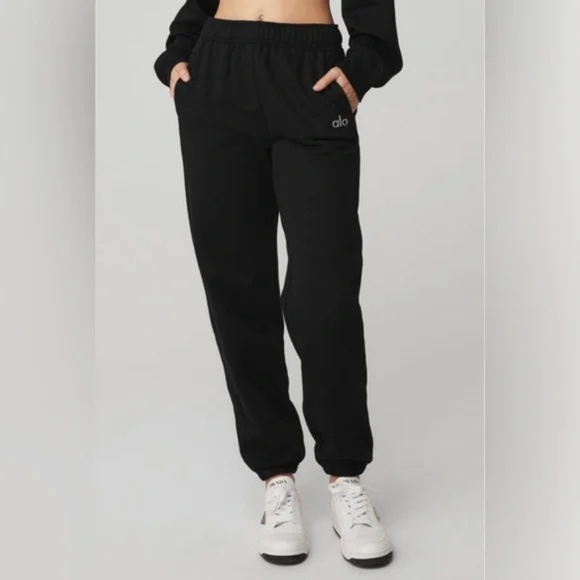 ALO Yoga Pants - ALO Yoga Accolade Sweatpants in Black Size Small Cozy Soft French Terry